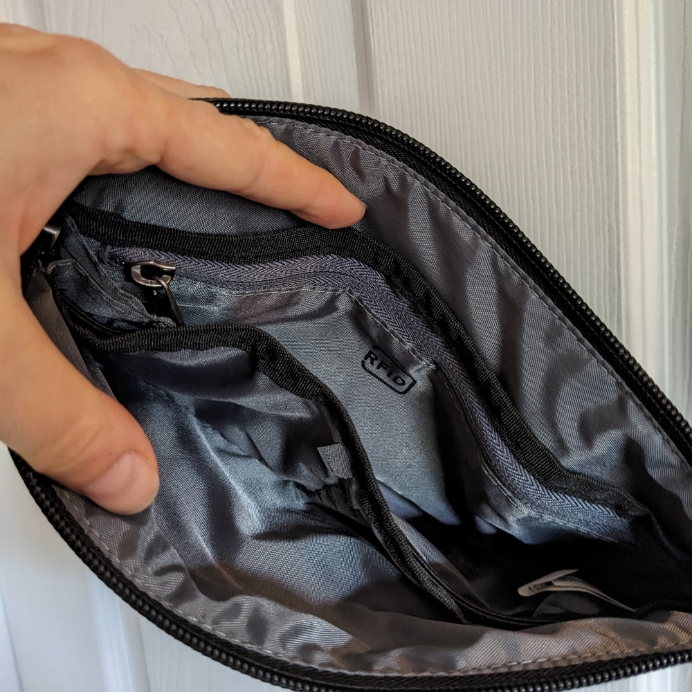 Passport Wallet RFID Protection - Picture 3 of 3